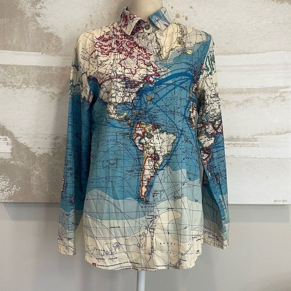 Mislook vintage buttown down “map” blouse size small